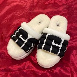 UGG Slip on Slide Sandel SZ 9